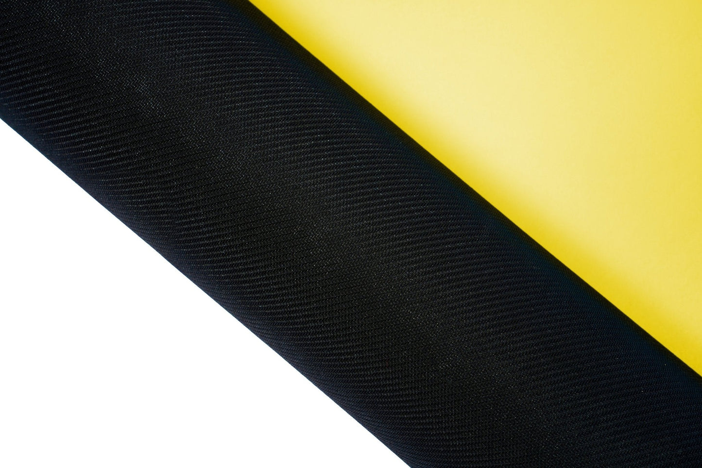 Rutschfeste Yogamatte PUREFLOW PRO aus Naturkautschuk und PU-Leder in Schwarz mit kratzfester Oberfläche.