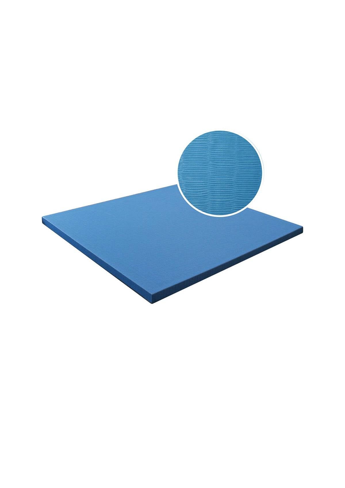 Blaue Tatami Judomatte mit strukturierter Oberfläche. Kampfsportmatte günstig kaufen für sicheres Training in Judo oder Karate.