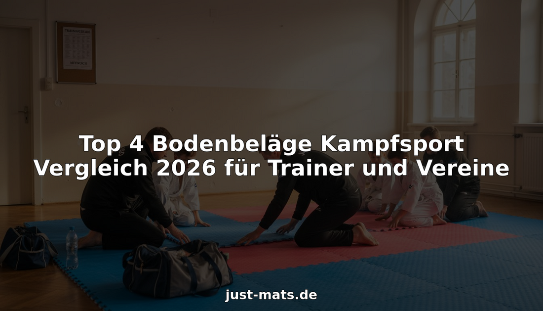 Kampfsporttrainer verlegen Puzzlematten im Dojo.
