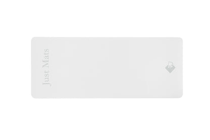 Minimalistische Yogamatte PUREFLOW PRO aus Naturkautschuk und kratzfestem PU-Leder in Weiß, ideal für Tierbesitzer.