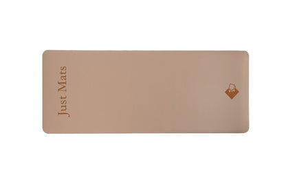 Minimalistische Yogamatte PUREFLOW PRO aus Naturkautschuk und kratzfestem PU-Leder in Beige, ideal für Tierbesitzer.