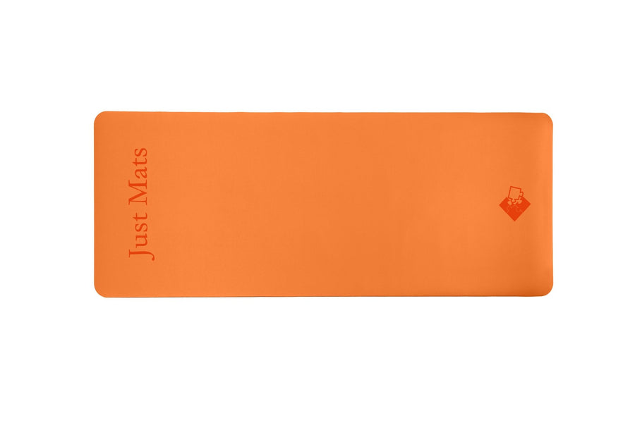 Yogamatte PUREFLOW PRO in Orange aus Naturkautschuk und kratzfestem PU-Leder mit rutschfester Oberfläche.