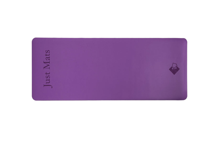 Yogamatte PUREFLOW PRO in Lila aus Naturkautschuk und kratzfestem PU-Leder mit rutschfester Oberfläche.