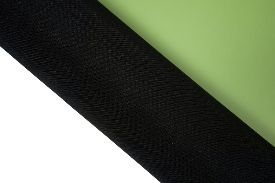 Rutschfeste Yogamatte PUREFLOW PRO aus Naturkautschuk und PU-Leder in Schwarz, ideal für Tierbesitzer.