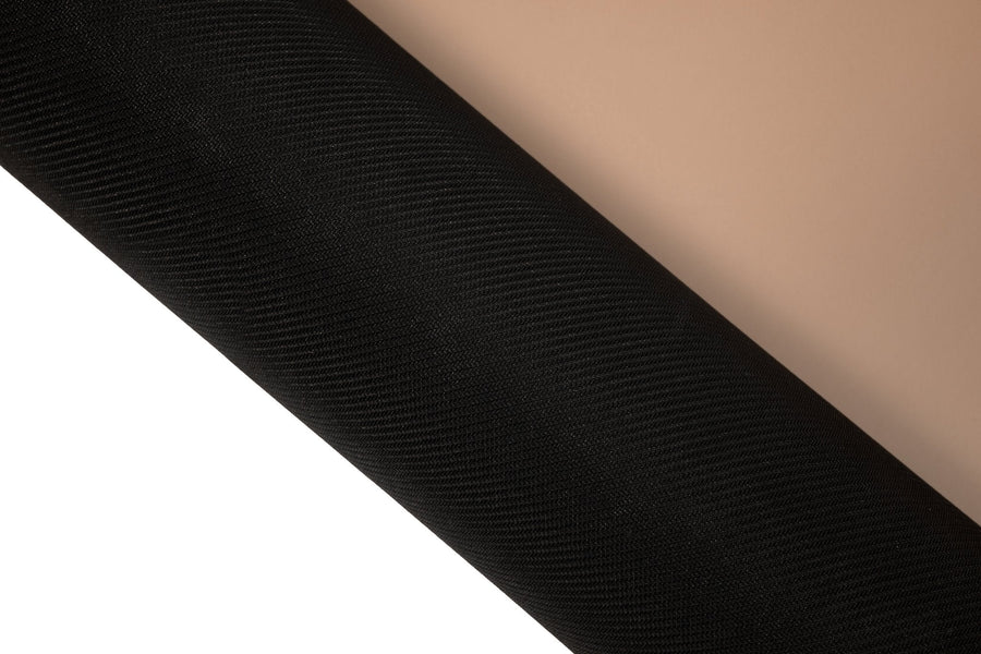 Yogamatte PUREFLOW PRO aus Naturkautschuk und kratzfestem PU-Leder in Schwarz und Beige mit rutschfester Struktur.