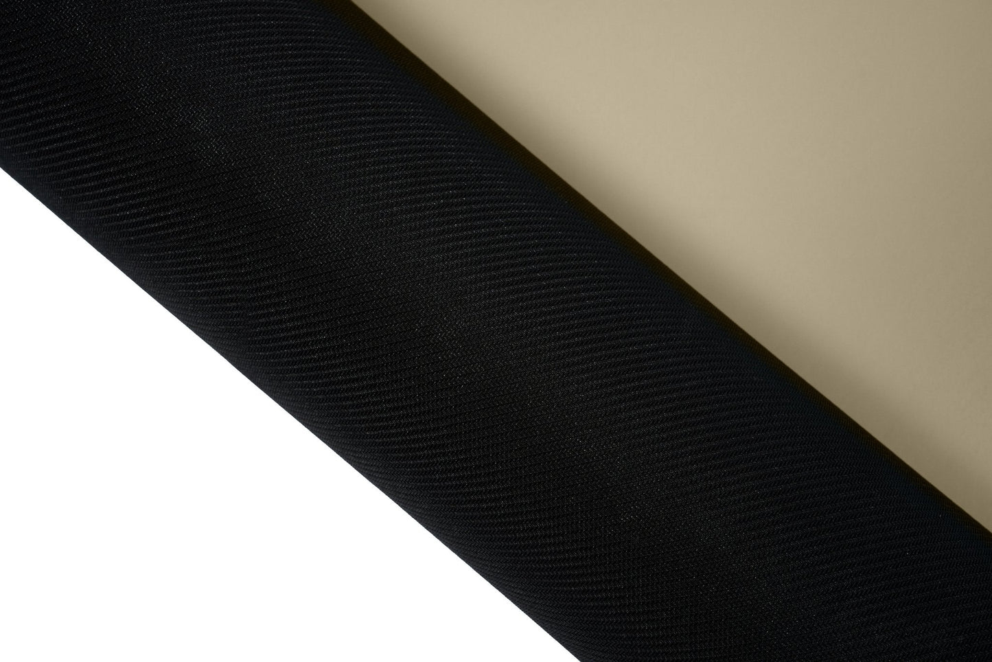 Rutschfeste Yogamatte PUREFLOW PRO aus Naturkautschuk und kratzfestem PU-Leder in Schwarz und Beige.
