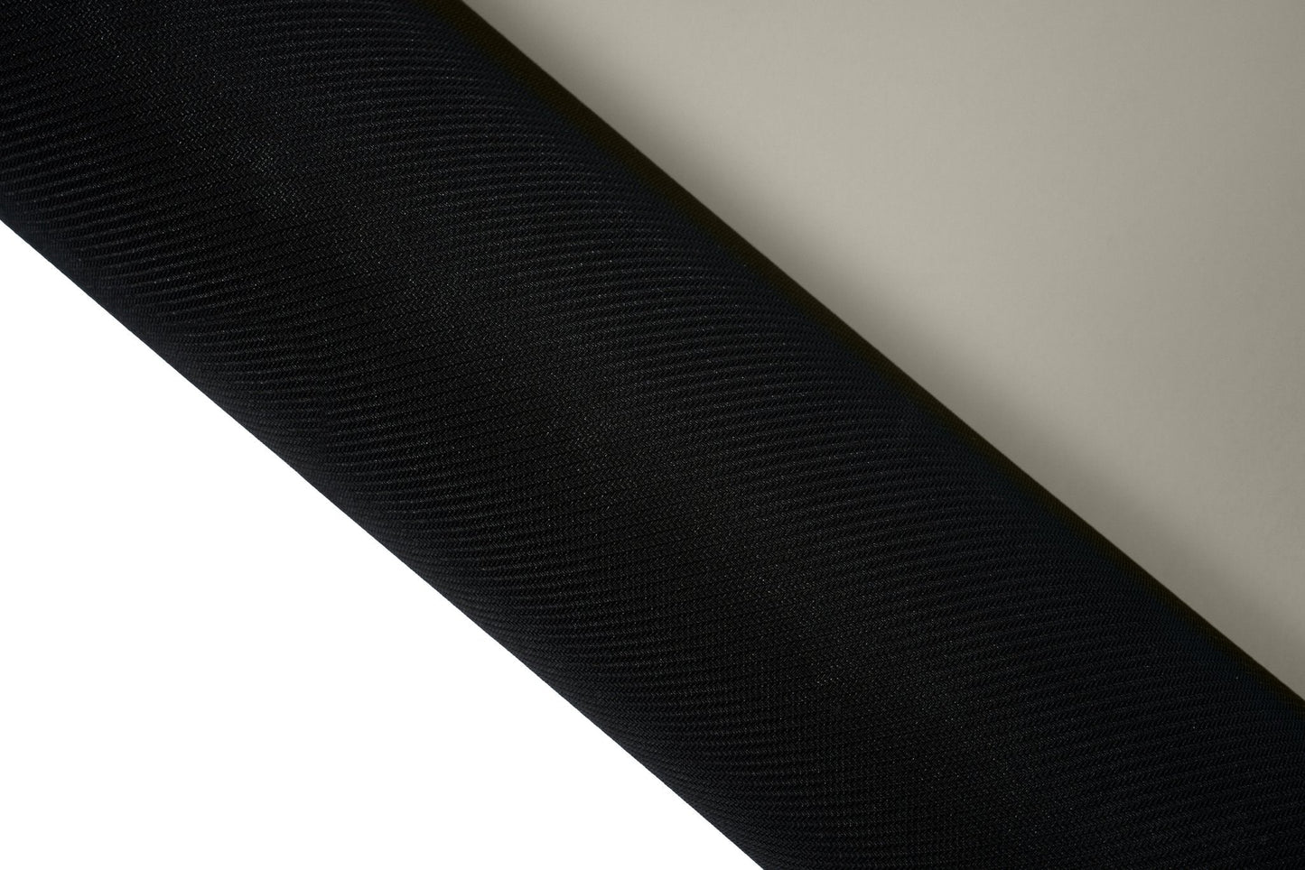 Rutschfeste Yogamatte PUREFLOW PRO aus Naturkautschuk und PU-Leder in Schwarz, ideal für Tierbesitzer.