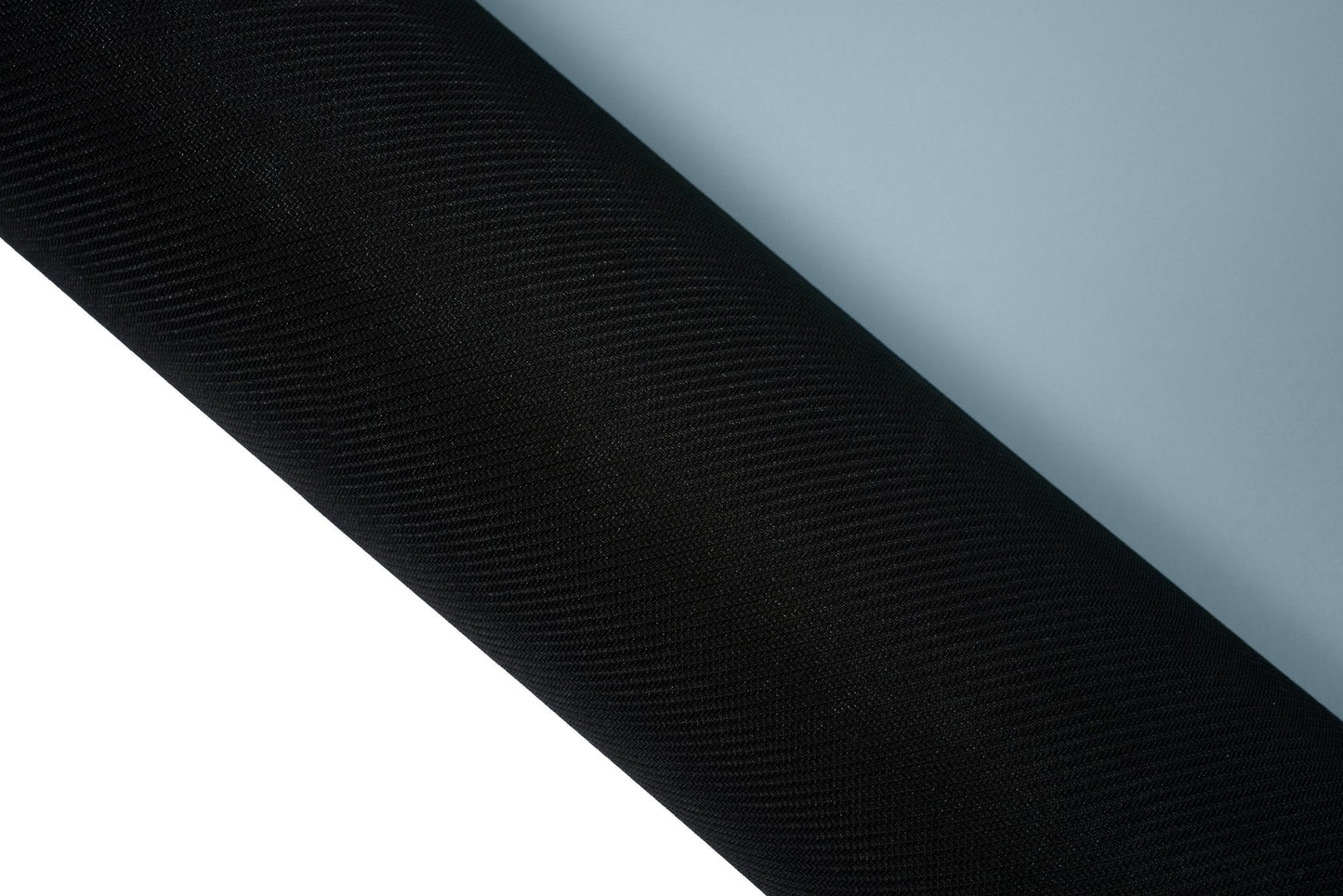 Rutschfeste Yogamatte PUREFLOW PRO aus Naturkautschuk und PU-Leder in Schwarz, ideal für Haustierbesitzer.