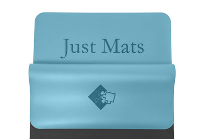 Yogamatte PUREFLOW PRO aus Naturkautschuk und PU-Leder in Blau mit kratzfester Oberfläche und optimalem Grip.