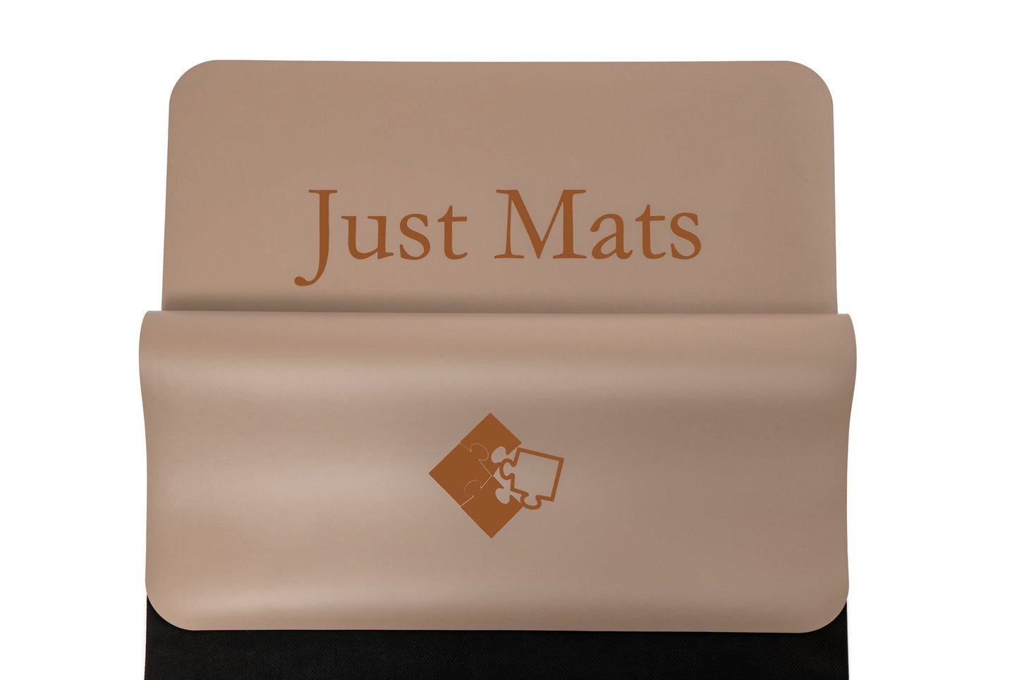 Yogamatte PUREFLOW PRO aus Naturkautschuk und PU-Leder in Beige mit kratzfester Oberfläche für optimalen Grip.