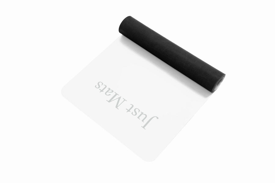 Minimalistische Yogamatte PUREFLOW PRO aus Naturkautschuk und PU-Leder in Schwarz, ideal für Tierbesitzer.