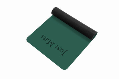 Minimalistische Yogamatte PUREFLOW PRO aus Naturkautschuk und PU-Leder in Dunkelgrün mit rutschfester Struktur.