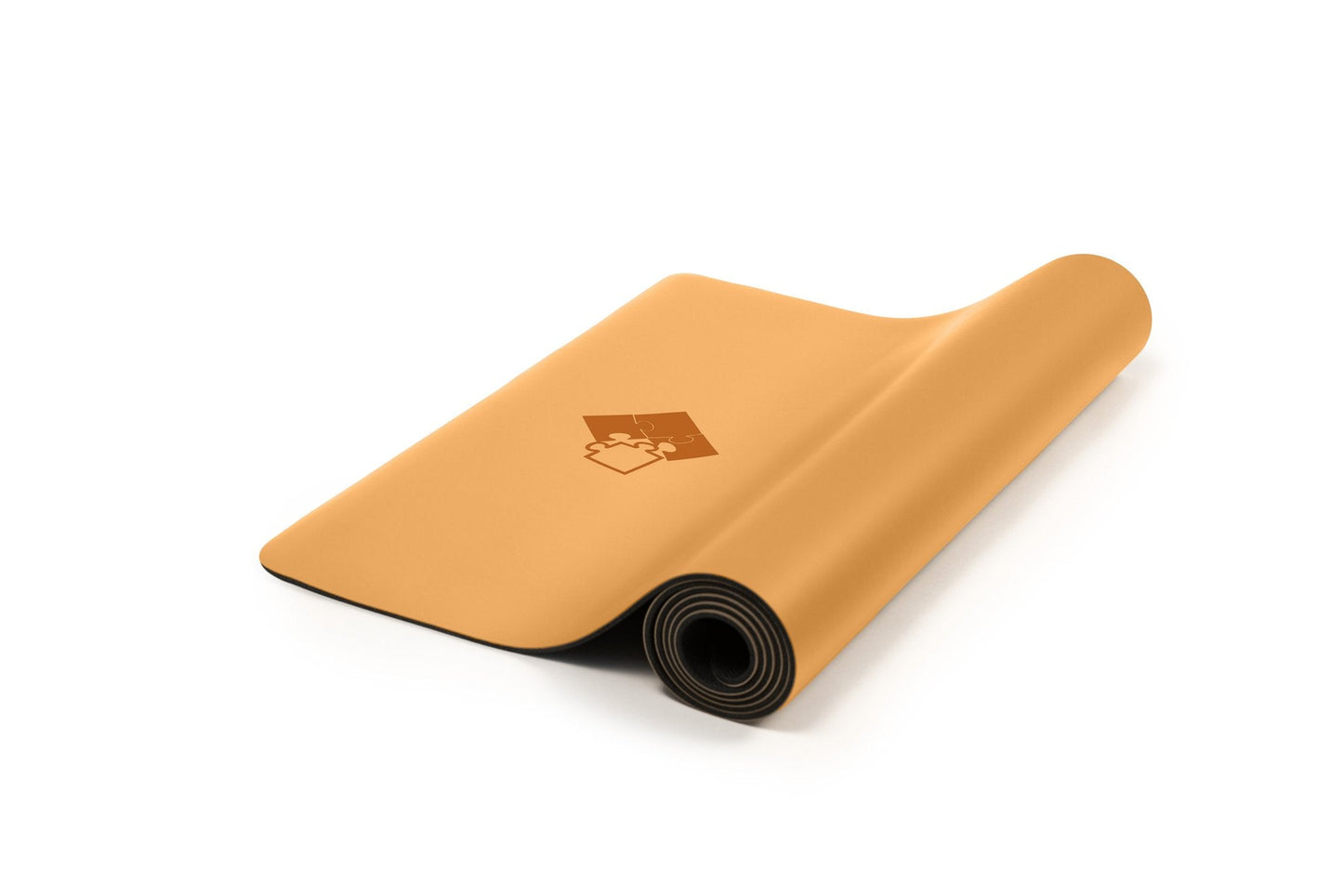 Kratzfeste Yogamatte PUREFLOW PRO aus Naturkautschuk und PU-Leder in warmem Orange, ideal für Haustierbesitzer.