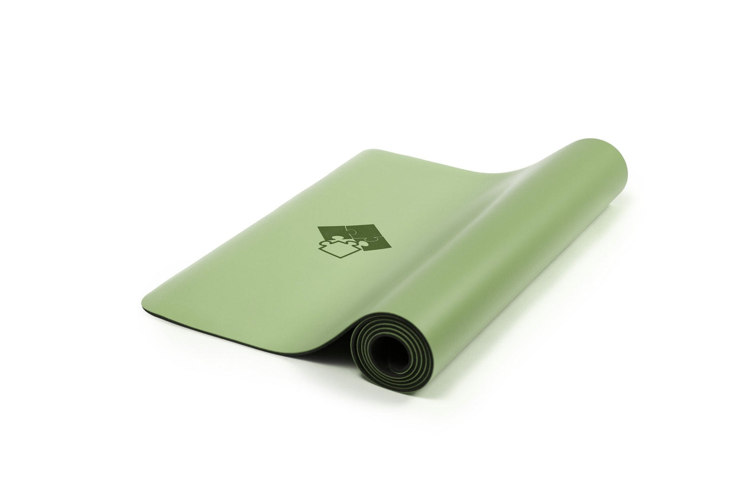 Kratzfeste Yogamatte PUREFLOW PRO aus Naturkautschuk und PU-Leder in sanftem Grün, ideal für Haustierbesitzer.